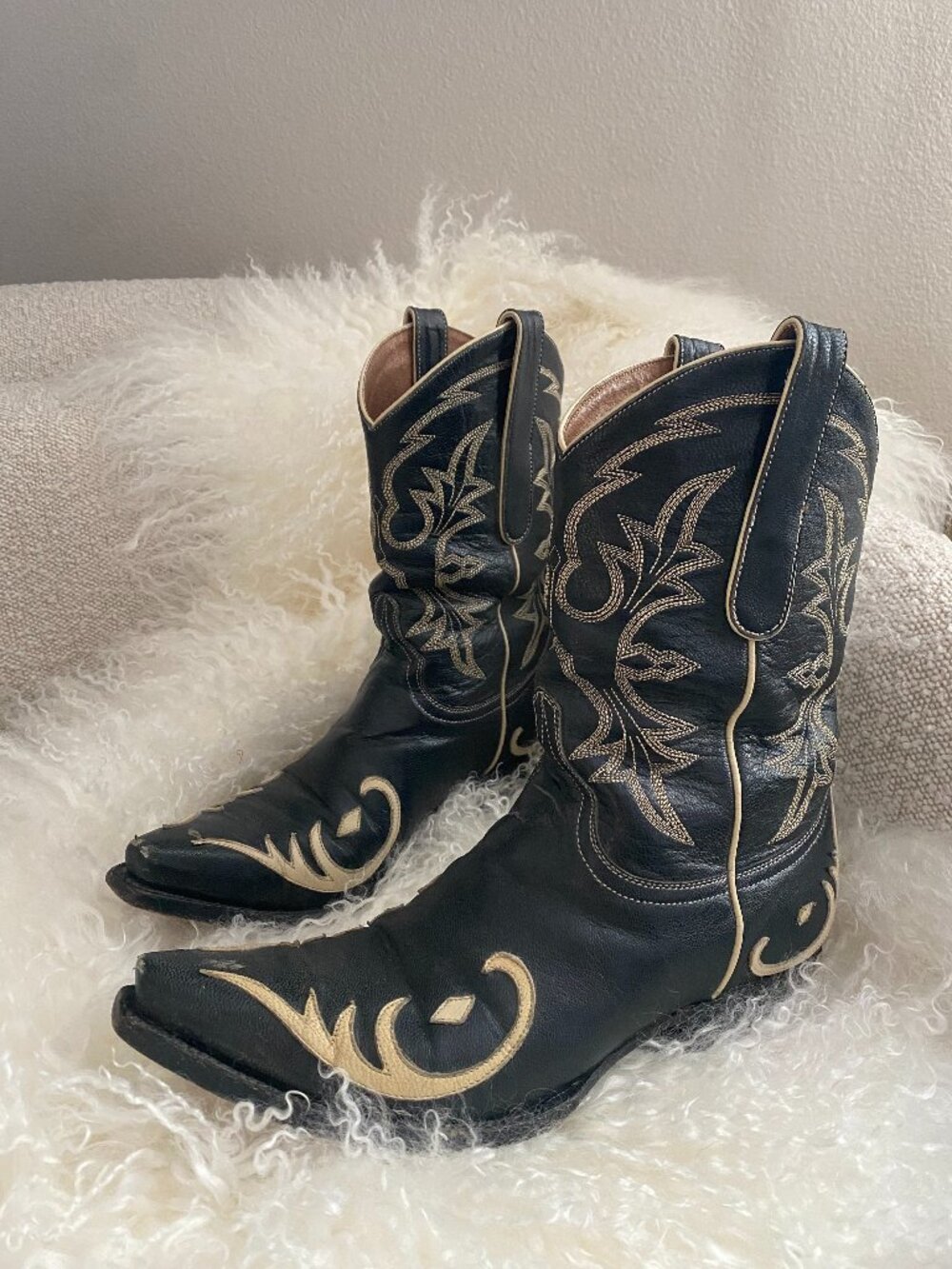 Old Gringo | Black & Cream Western Boots - Picture 2 of 10